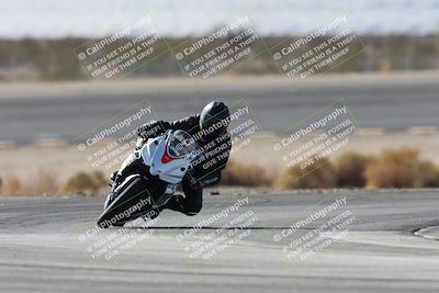 media/Nov-16-2025-Race Pace (Sun) [[8c5fa54630]]/Non Verified Riders (1st 20 Minutes)/1-Turn 14 (10am)/